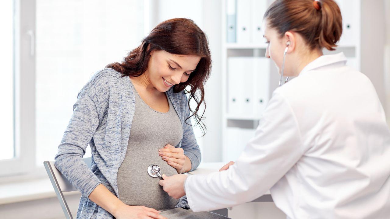 Pregnant Women and Doctor